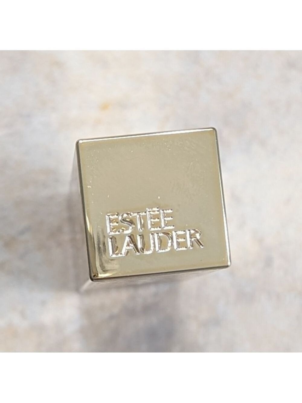 Estée Lauder limited edition red velvet lipstick NWOT - Picture 7 of 7